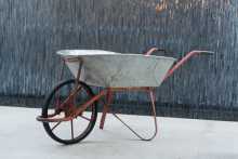 VINTAGE WHEEL BARROW IDEAL FOR A DRINKS CART LOLLY STATION FOOD DISPLAY